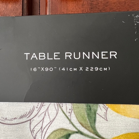 NWOT: Tahari Table Runner 16"x 90 - Picture 4 of 7